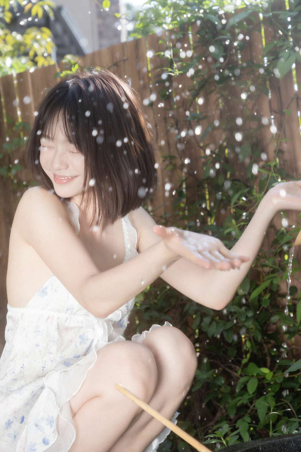 YiTuYu艺图语 Vol.10153 Yao Yao Zi Jiang (24P)