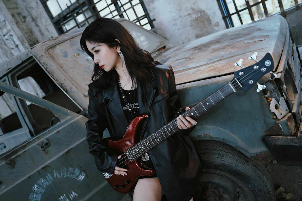 YiTuYu艺图语 Vol.10154 Tou Ming Yu Yu (16P)