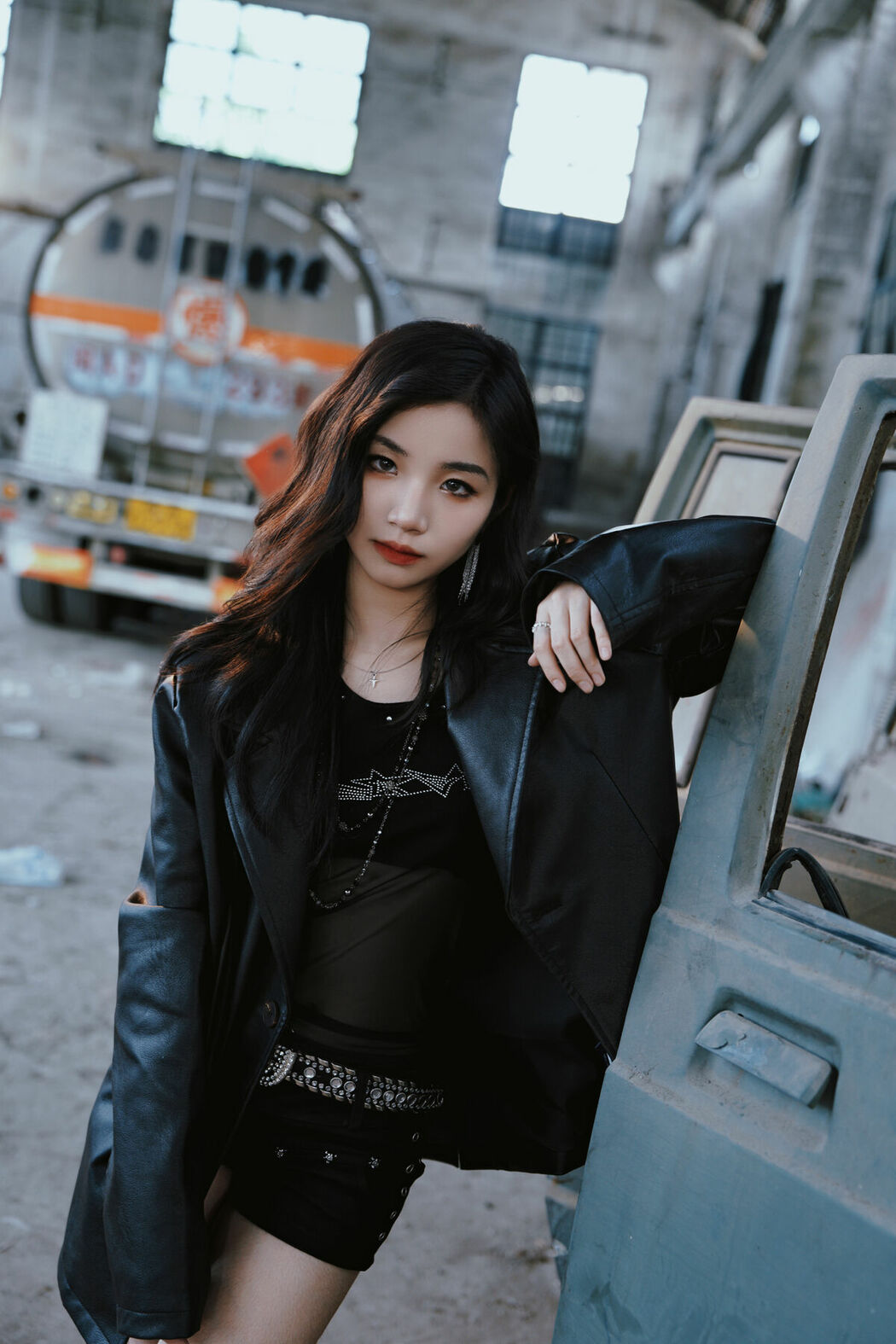YiTuYu艺图语 Vol.10154 Tou Ming Yu Yu (16P)