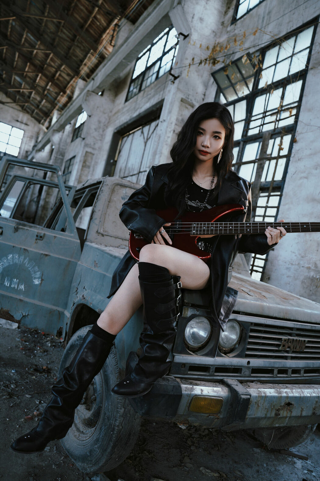 YiTuYu艺图语 Vol.10154 Tou Ming Yu Yu (16P)