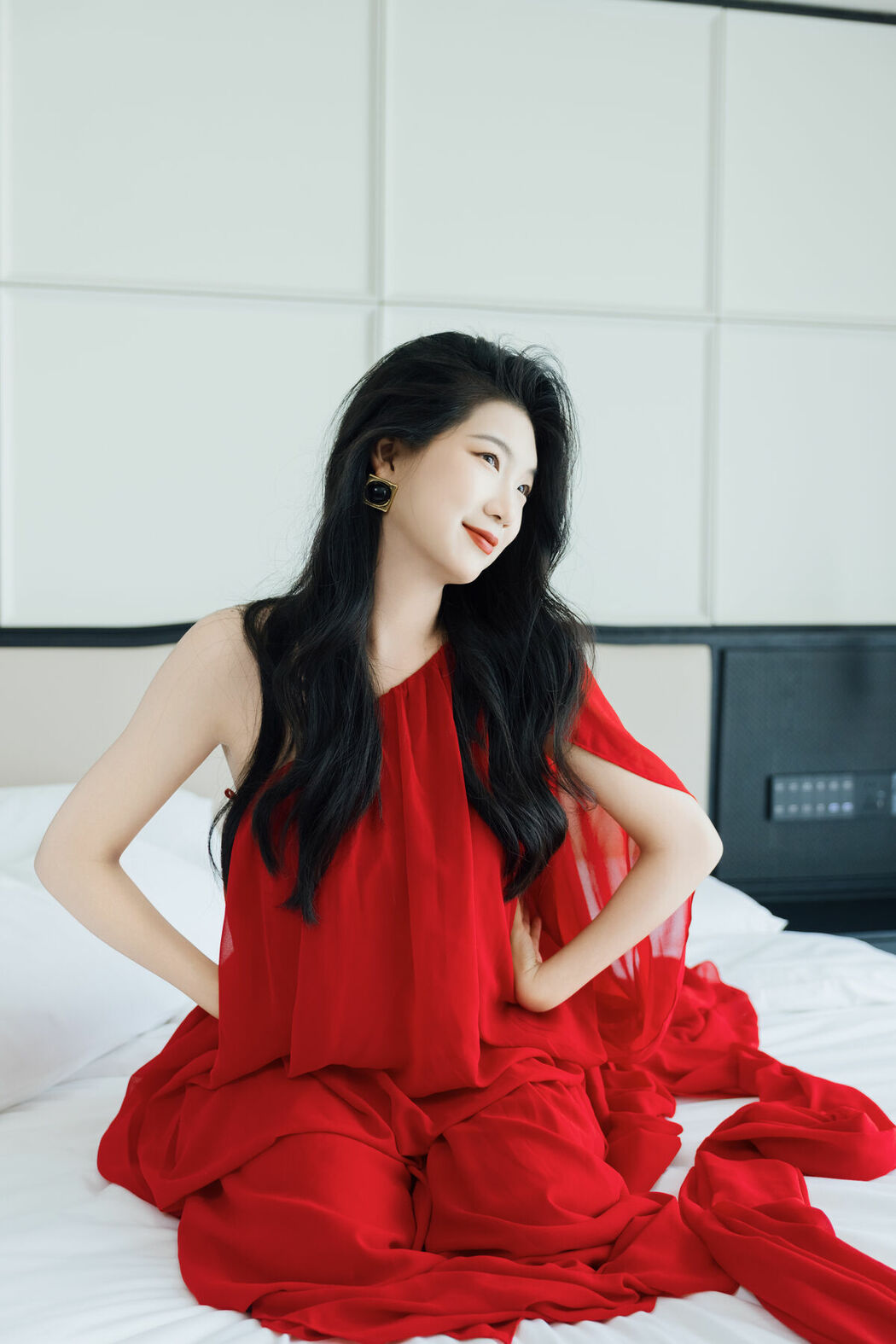 YiTuYu艺图语 Vol.10160 Yi Bei Yang Zhi (27P)