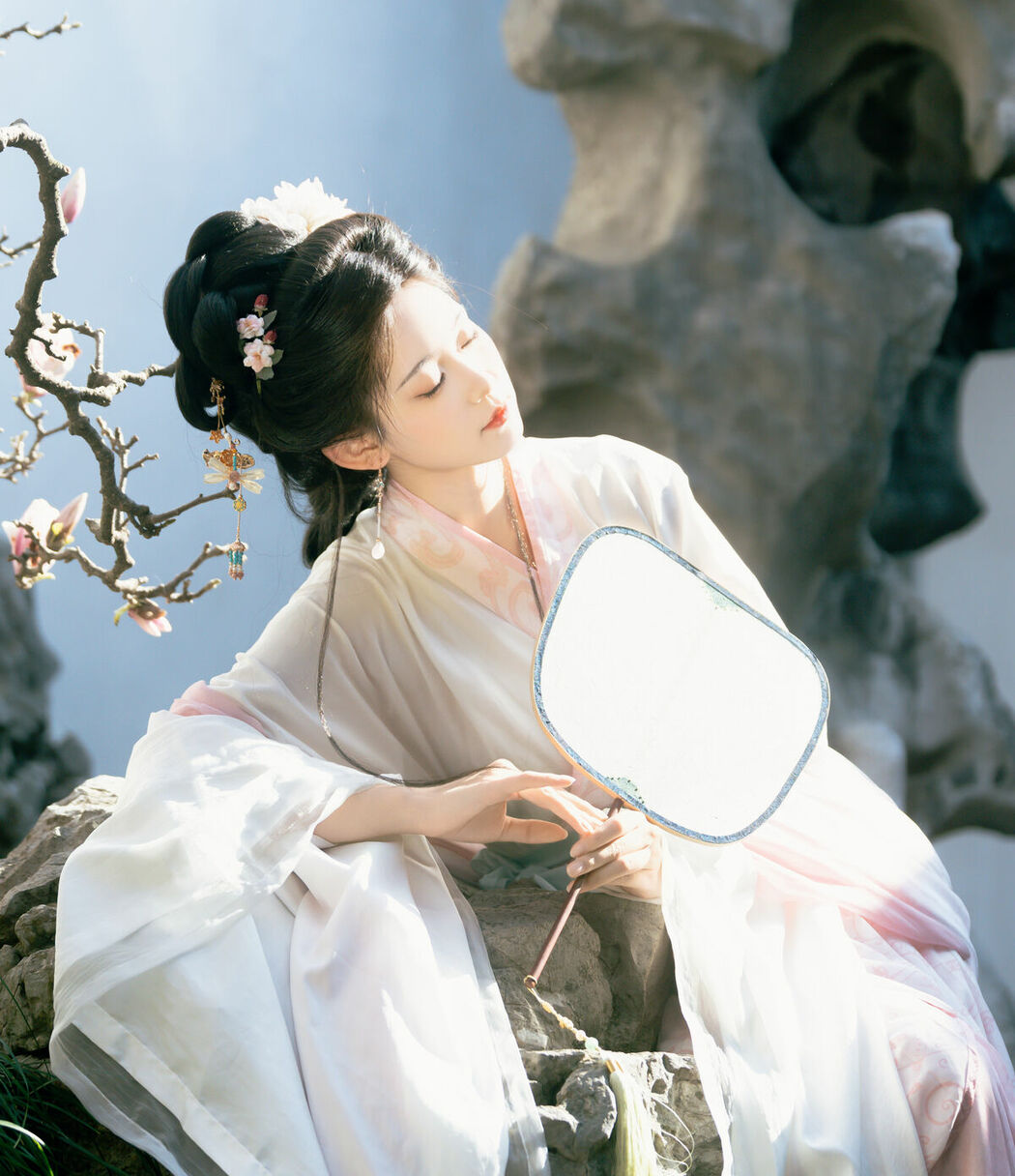 YiTuYu艺图语 Vol.10158 Tian Xin Ya Ya (16P)