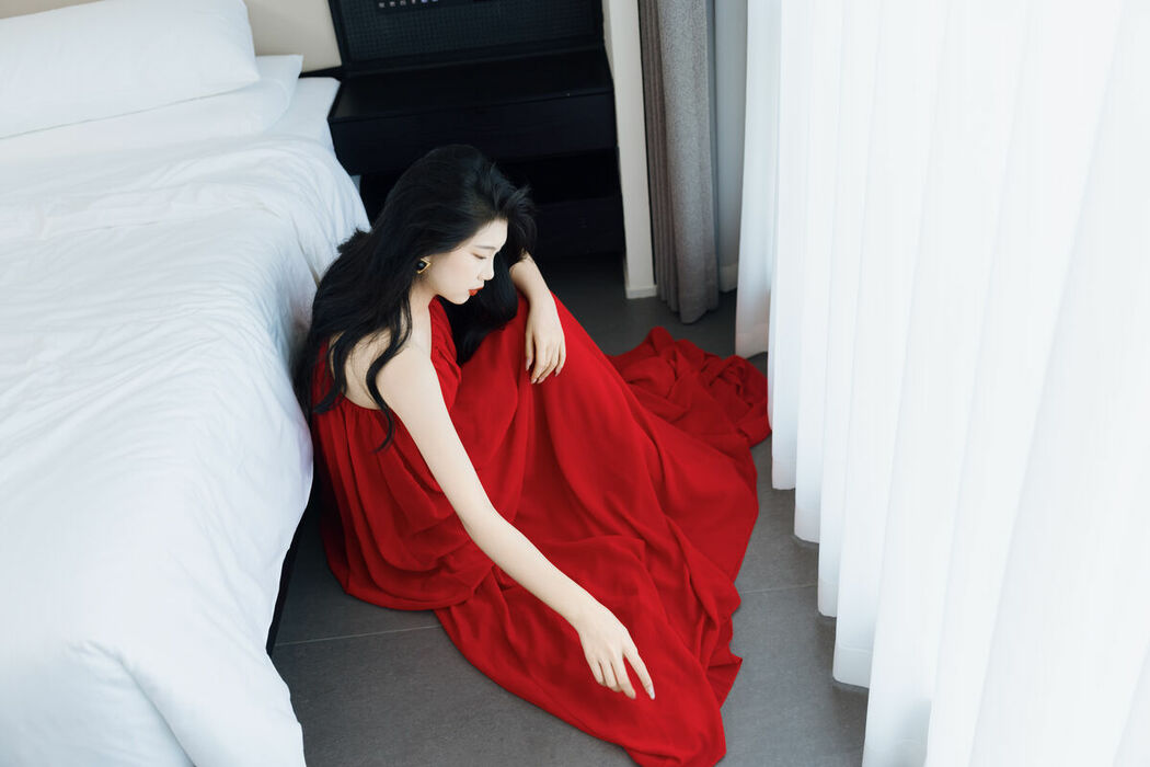 YiTuYu艺图语 Vol.10160 Yi Bei Yang Zhi (27P)