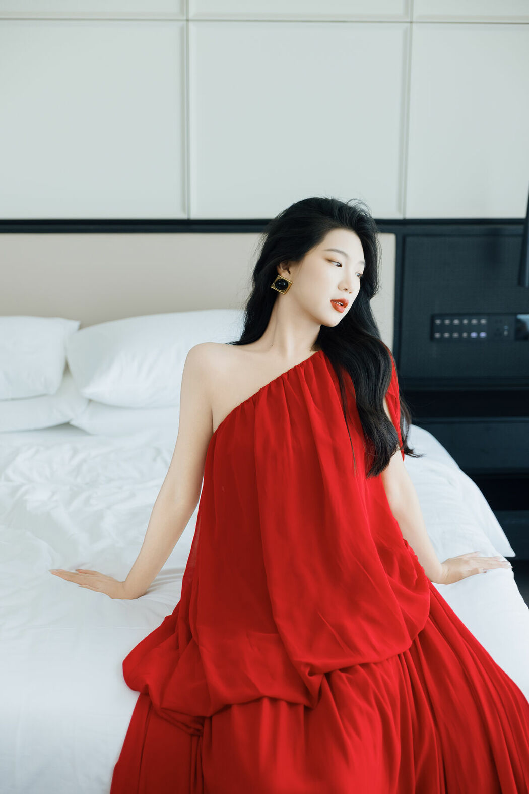 YiTuYu艺图语 Vol.10160 Yi Bei Yang Zhi (27P)