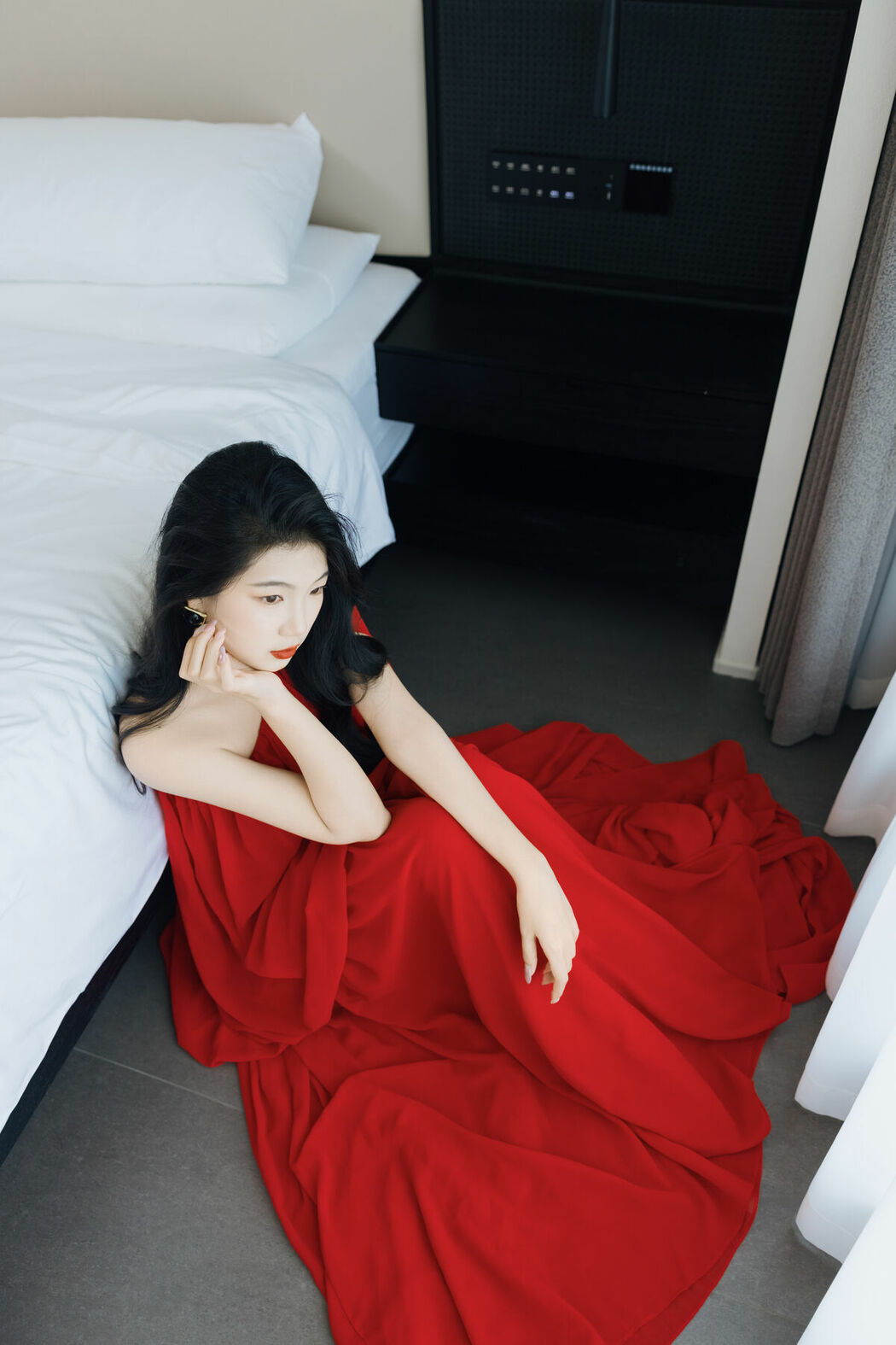 YiTuYu艺图语 Vol.10160 Yi Bei Yang Zhi (27P)