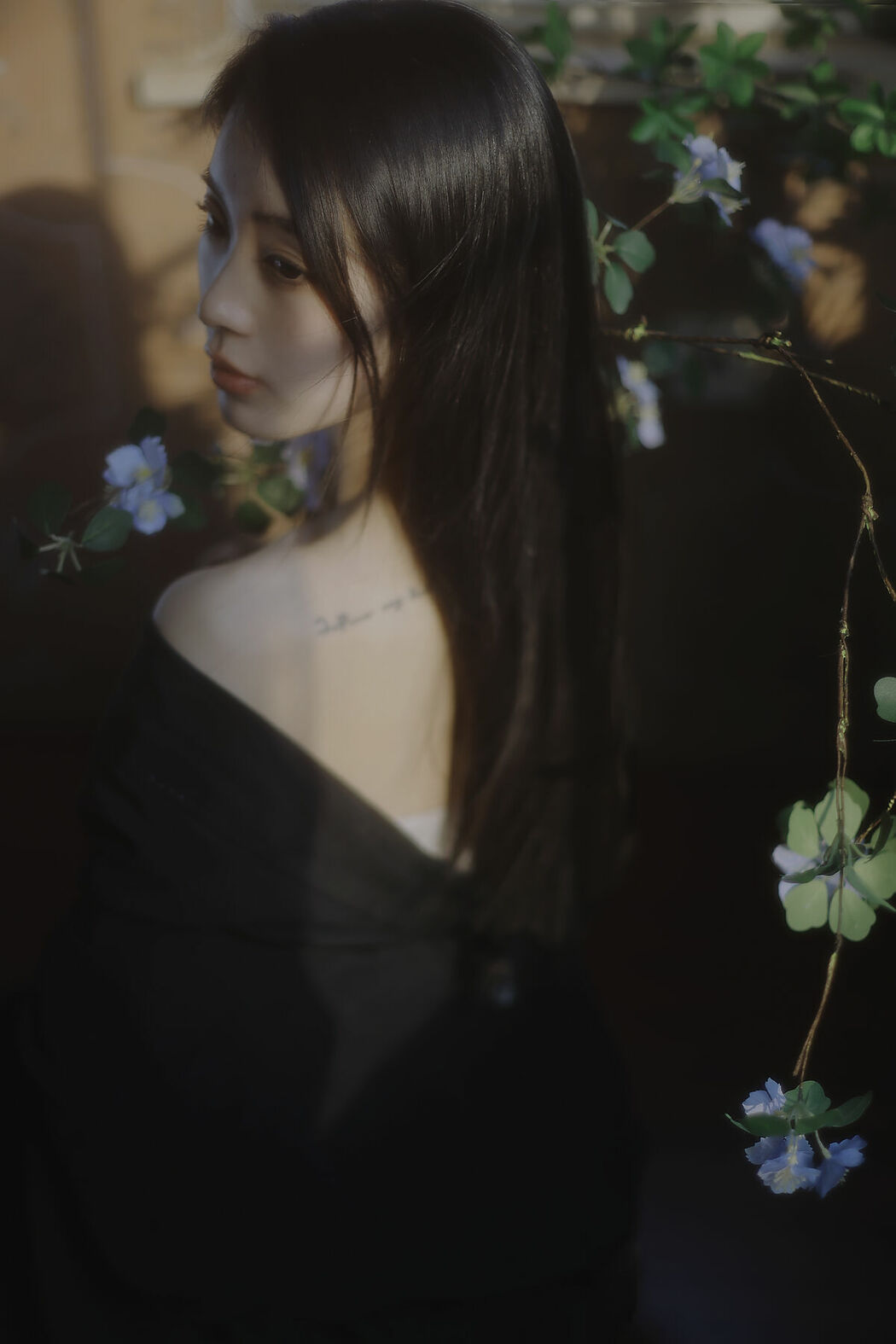 YiTuYu艺图语 Vol.10163 Mei Lu Zi (18P)