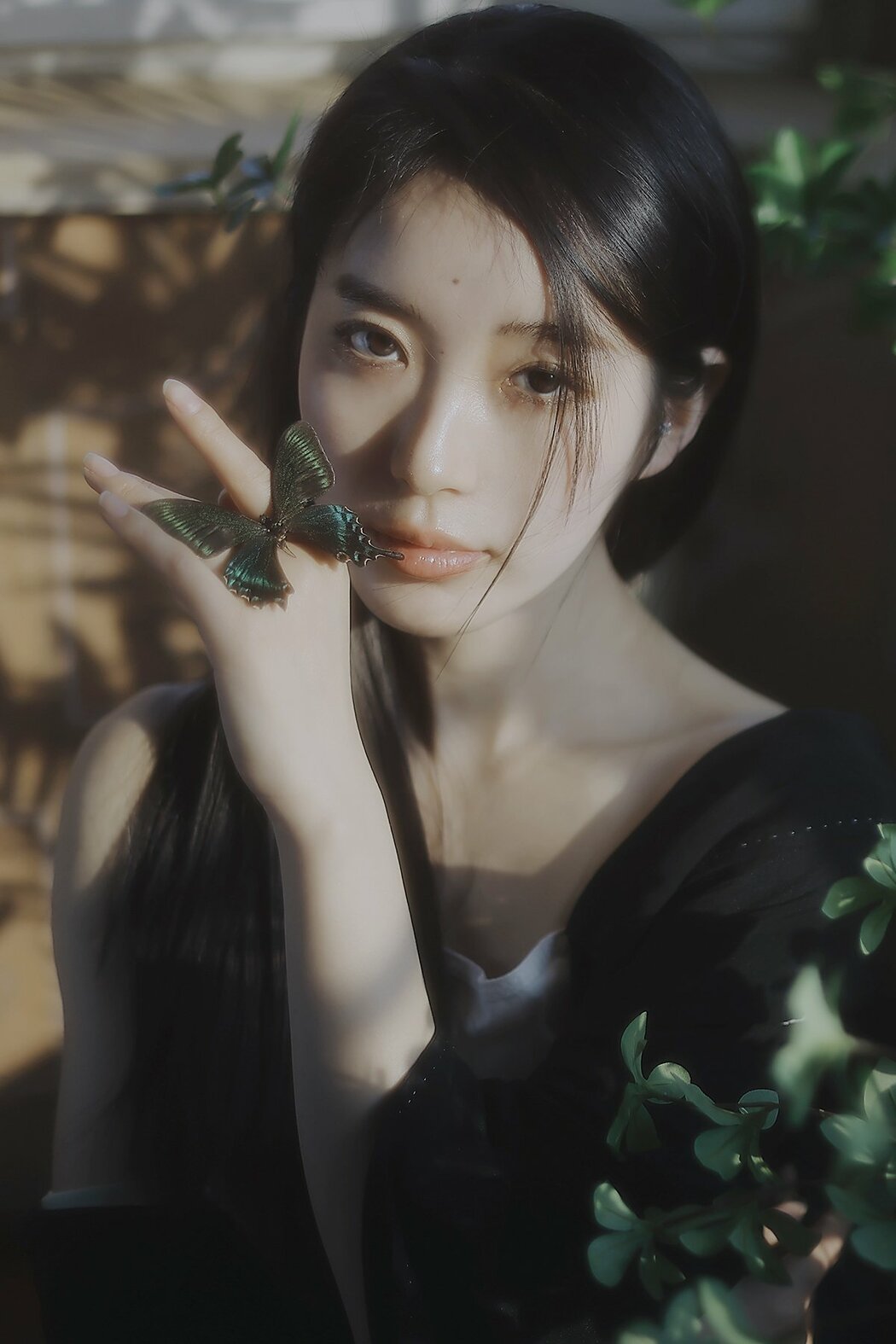 YiTuYu艺图语 Vol.10163 Mei Lu Zi (18P) Cover Photo