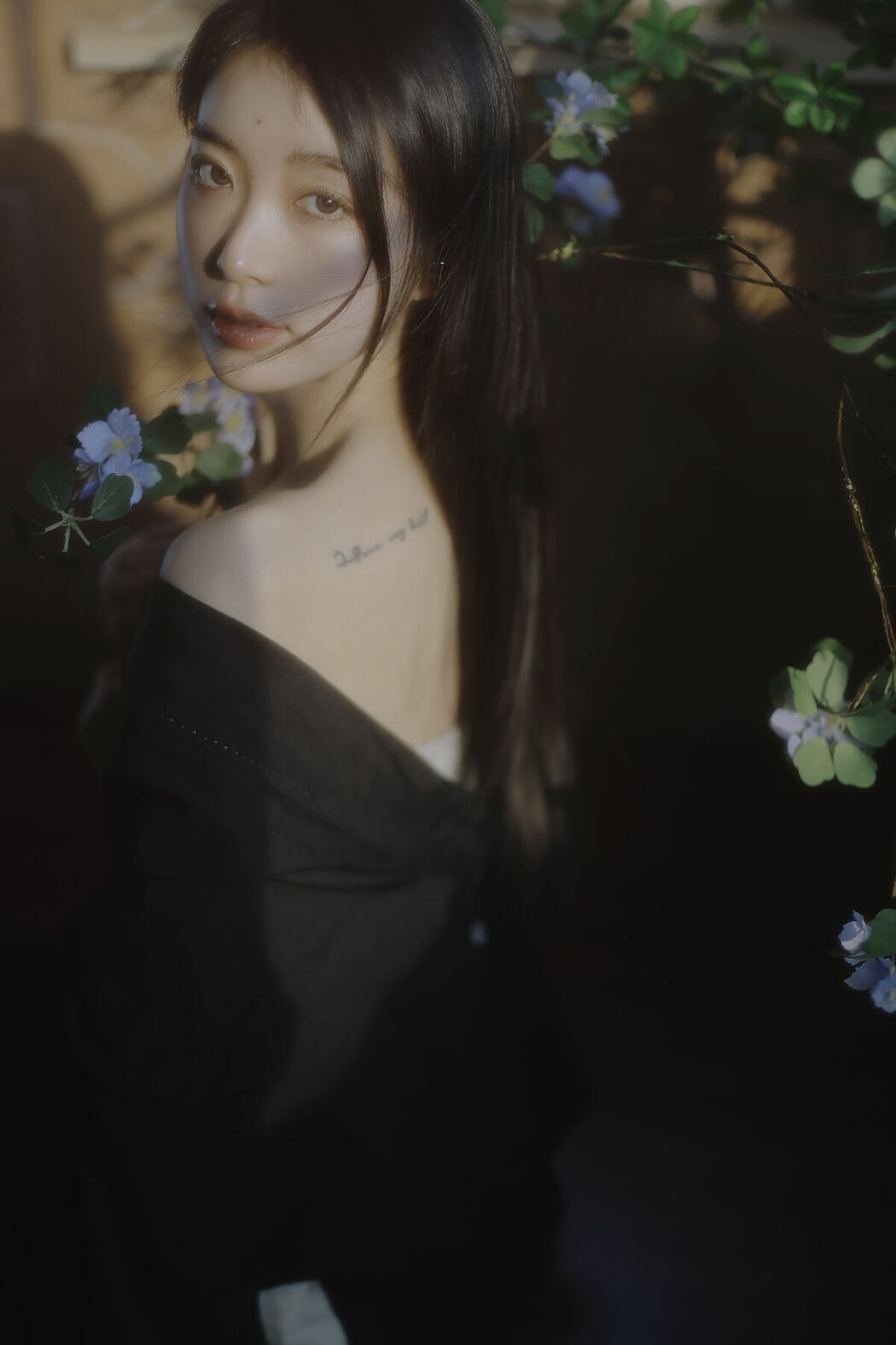YiTuYu艺图语 Vol.10163 Mei Lu Zi (18P)