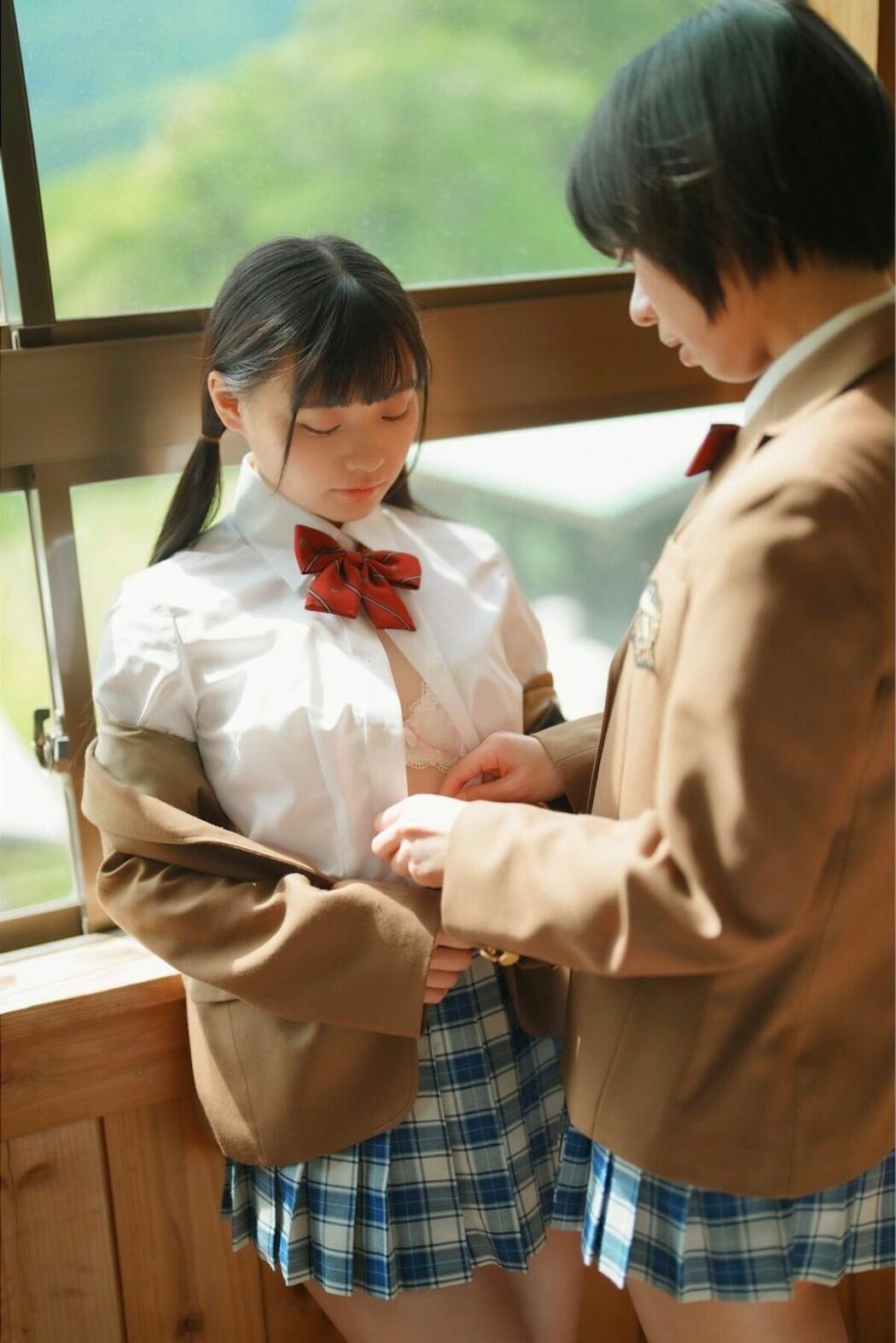 JP Kanon Urara 花音うらら And Monami Suzu もなみ鈴 – Beautiful World (71P)