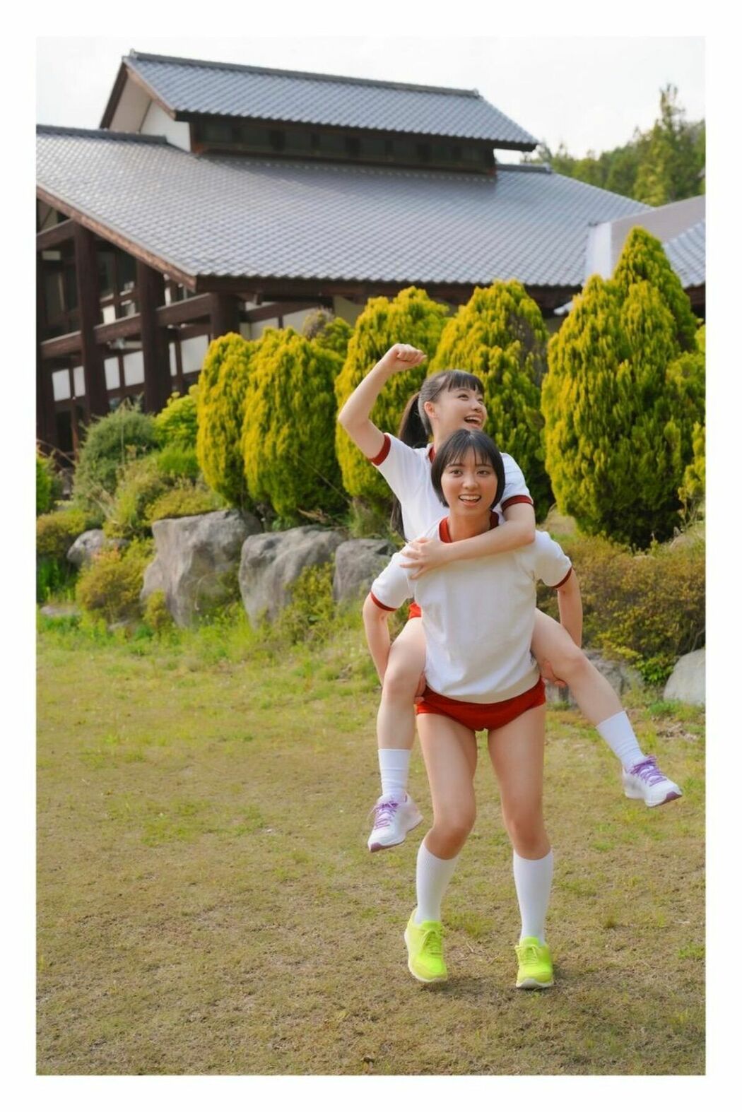 JP Kanon Urara 花音うらら And Monami Suzu もなみ鈴 – Beautiful World (71P)