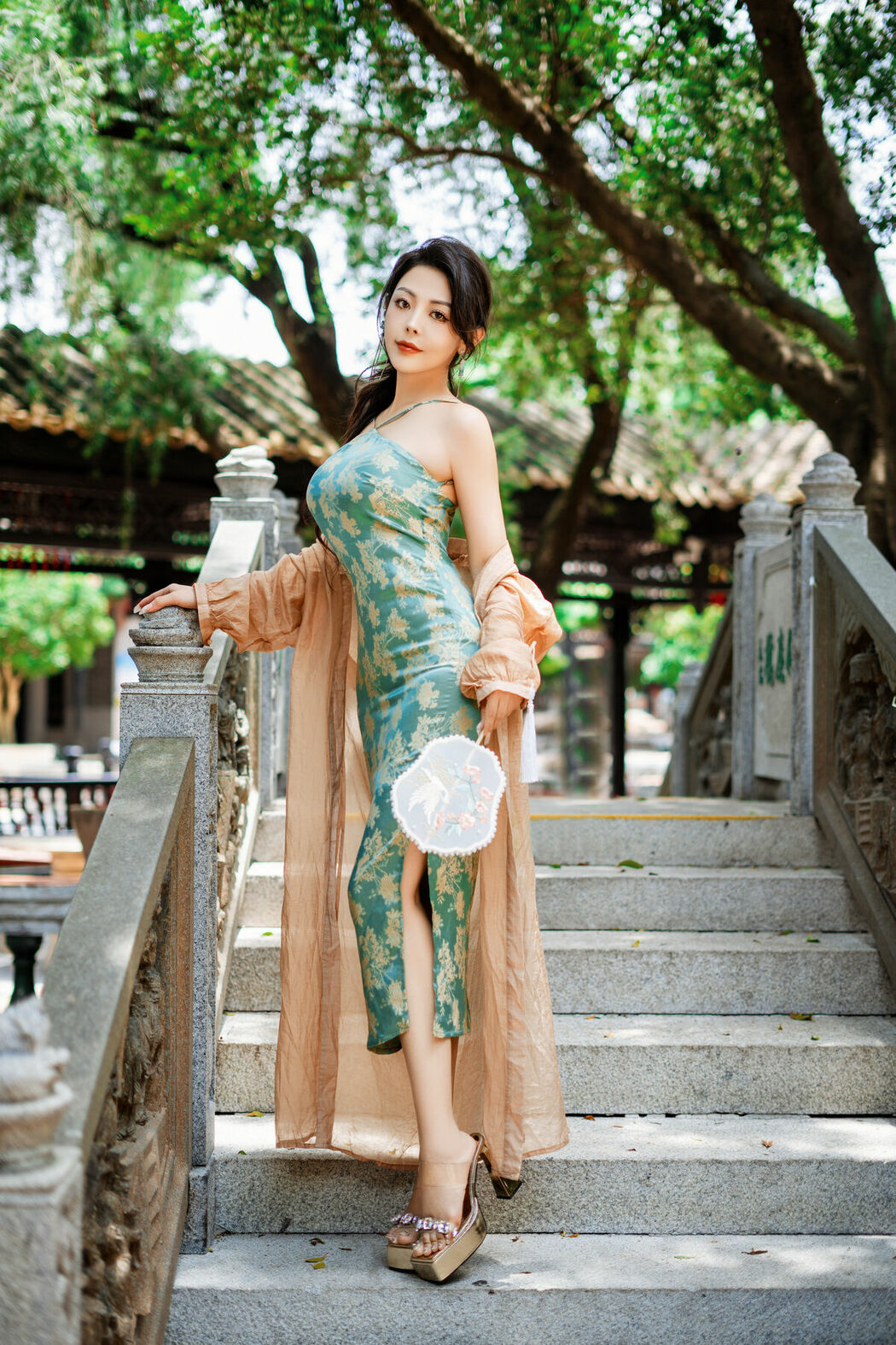 YiTuYu艺图语 Vol.10189 Mi Ni Ai Mei Li (21P)
