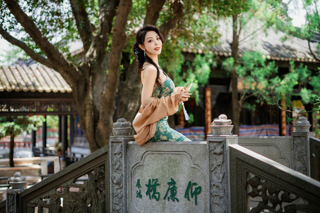 YiTuYu艺图语 Vol.10189 Mi Ni Ai Mei Li (21P)