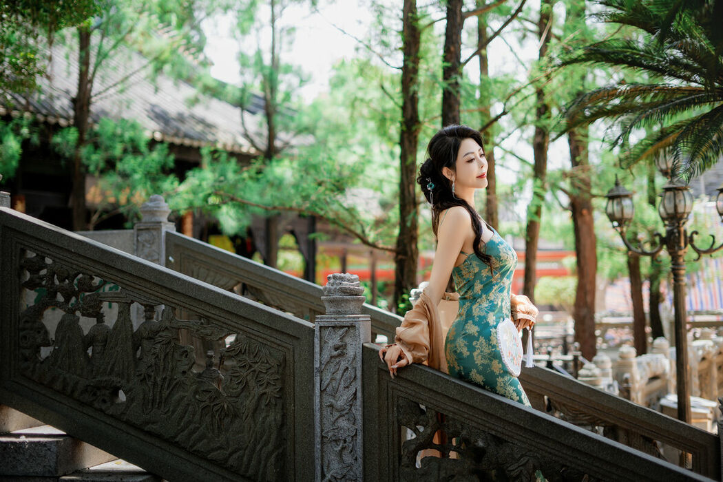 YiTuYu艺图语 Vol.10189 Mi Ni Ai Mei Li (21P)