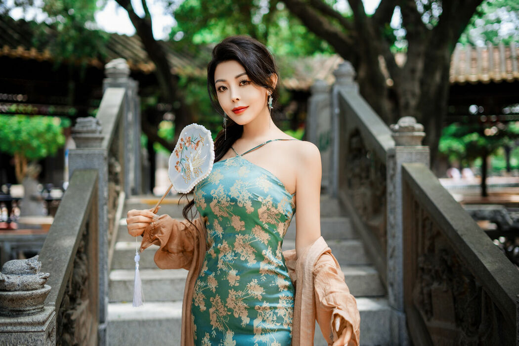 YiTuYu艺图语 Vol.10189 Mi Ni Ai Mei Li (21P)