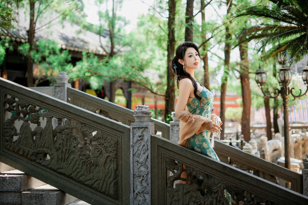 YiTuYu艺图语 Vol.10189 Mi Ni Ai Mei Li (21P)