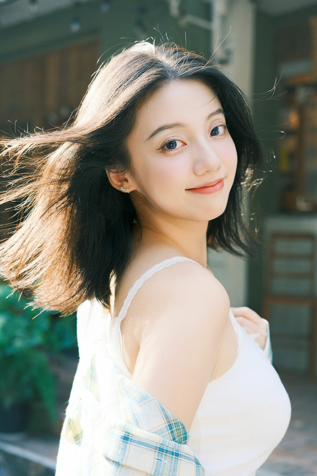 YiTuYu艺图语 Vol.10183 Chao Ku Xiao Wang Zi (15P)