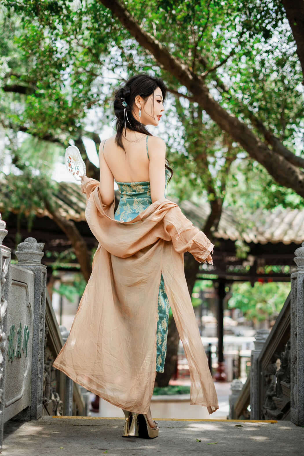 YiTuYu艺图语 Vol.10189 Mi Ni Ai Mei Li (21P)