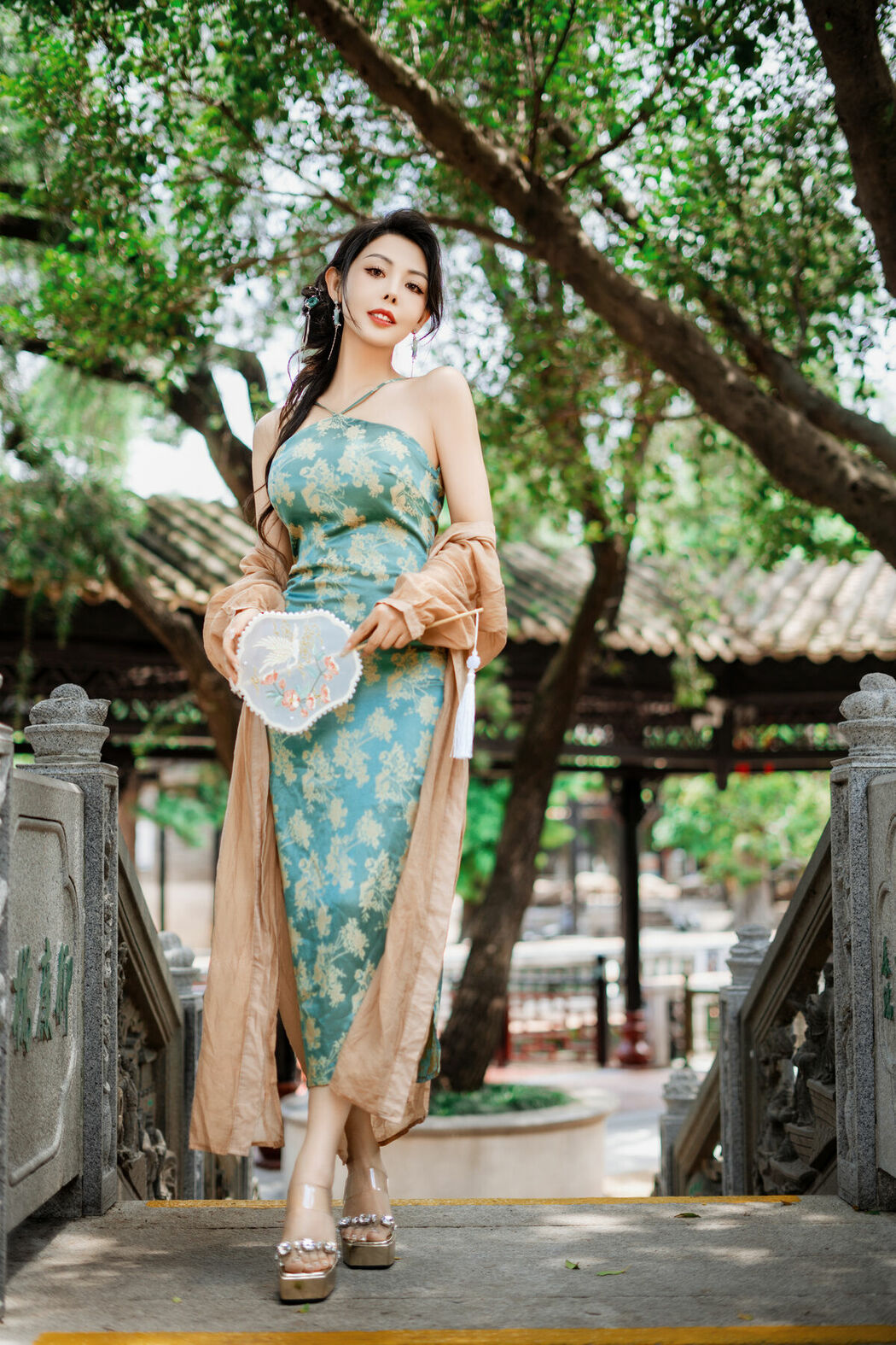 YiTuYu艺图语 Vol.10189 Mi Ni Ai Mei Li (21P)