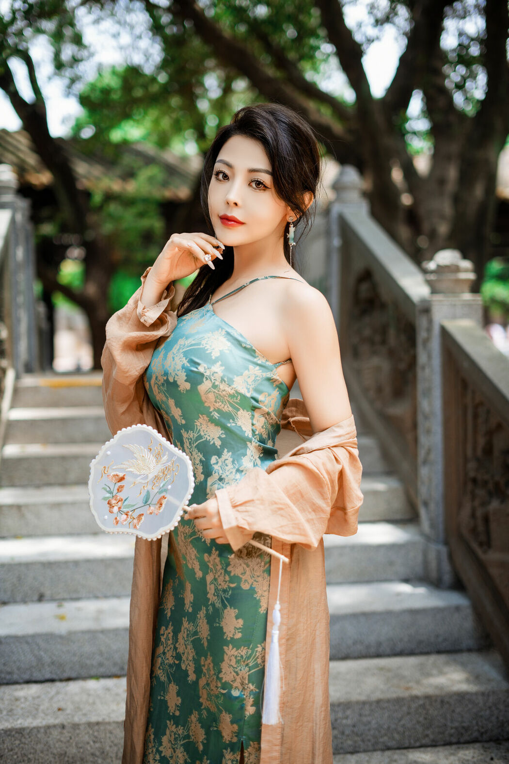 YiTuYu艺图语 Vol.10189 Mi Ni Ai Mei Li (21P)
