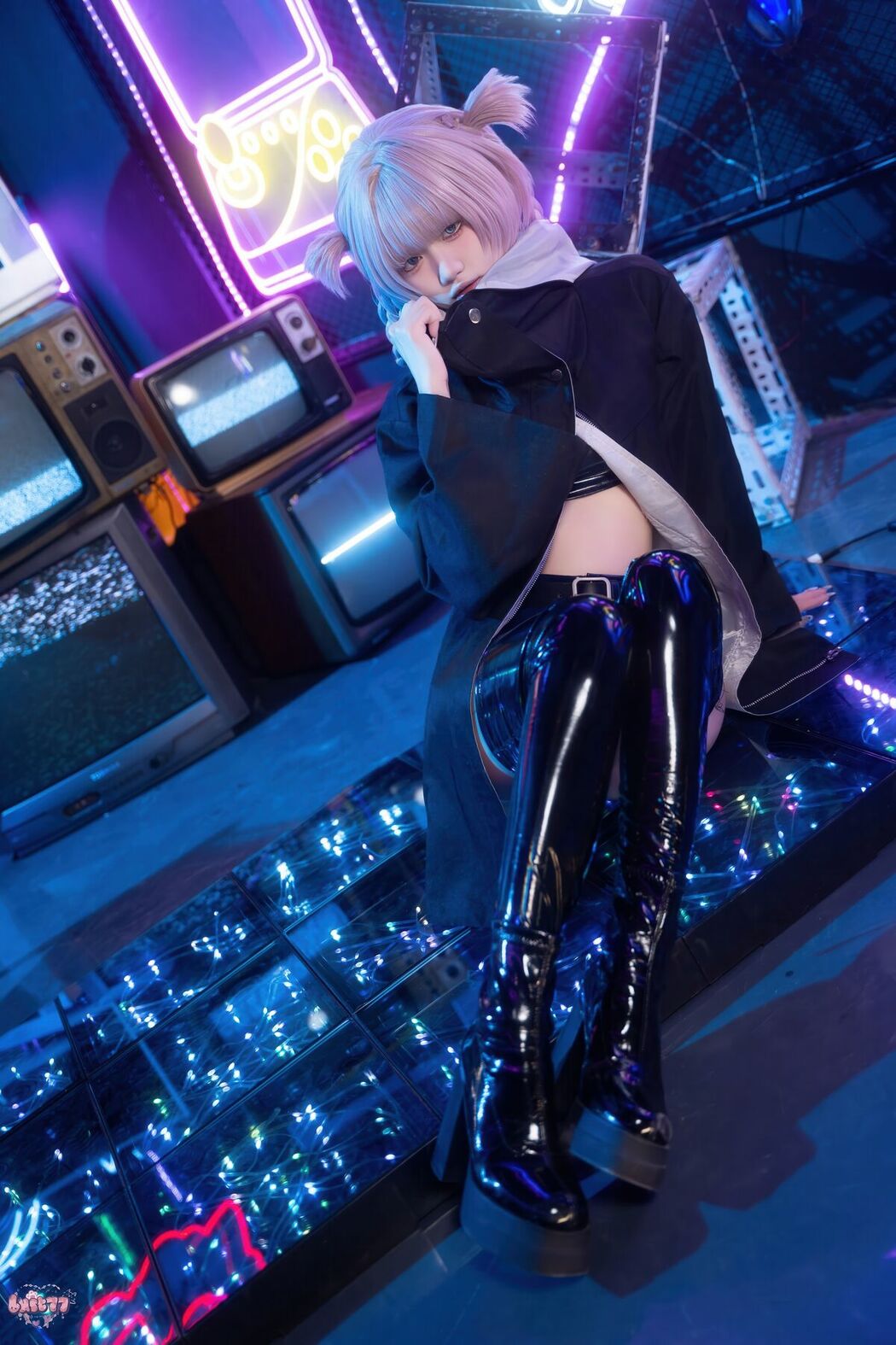 Coser@柒柒要乖哦 – 常服小荠 (42P – 1V)