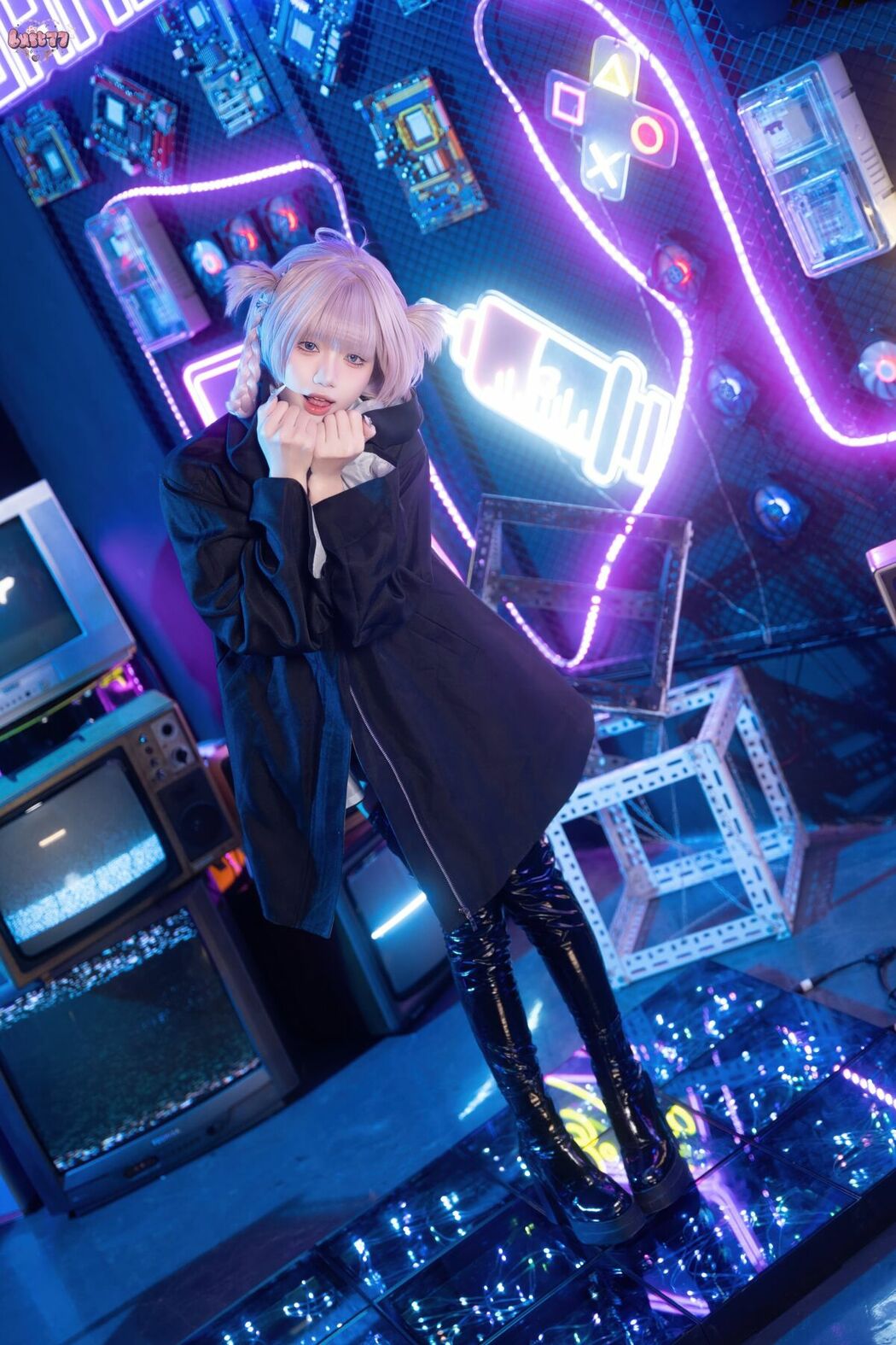 Coser@柒柒要乖哦 – 常服小荠 (42P – 1V)