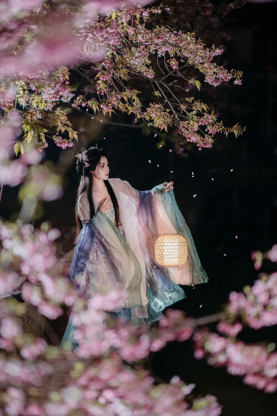 YiTuYu艺图语 Vol.10200 Nan Zhi (15P)
