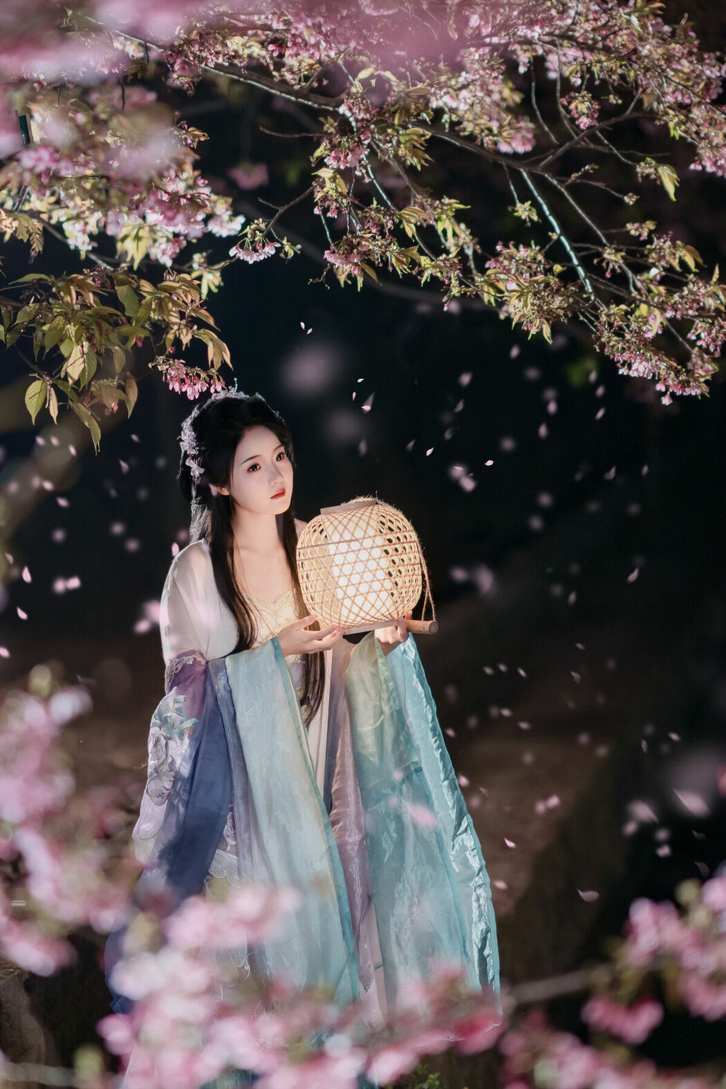 YiTuYu艺图语 Vol.10200 Nan Zhi (15P)