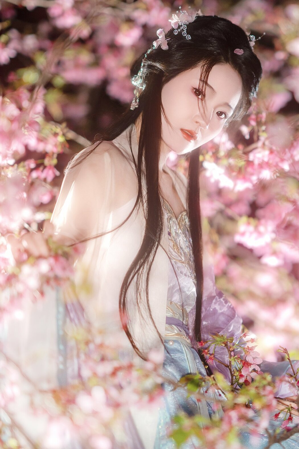 YiTuYu艺图语 Vol.10200 Nan Zhi (15P) Cover Photo