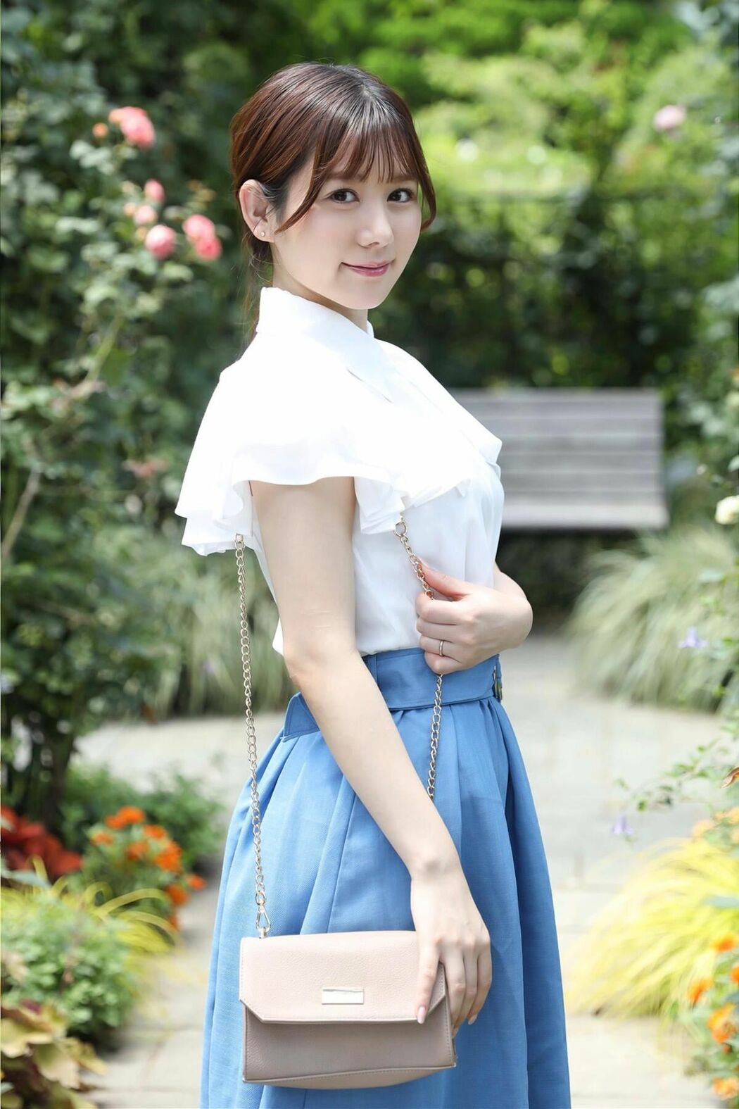 JP Mei 芽衣さん – 芸能人の雰囲気を漂わせる可愛い系人妻 Part01 (51P)