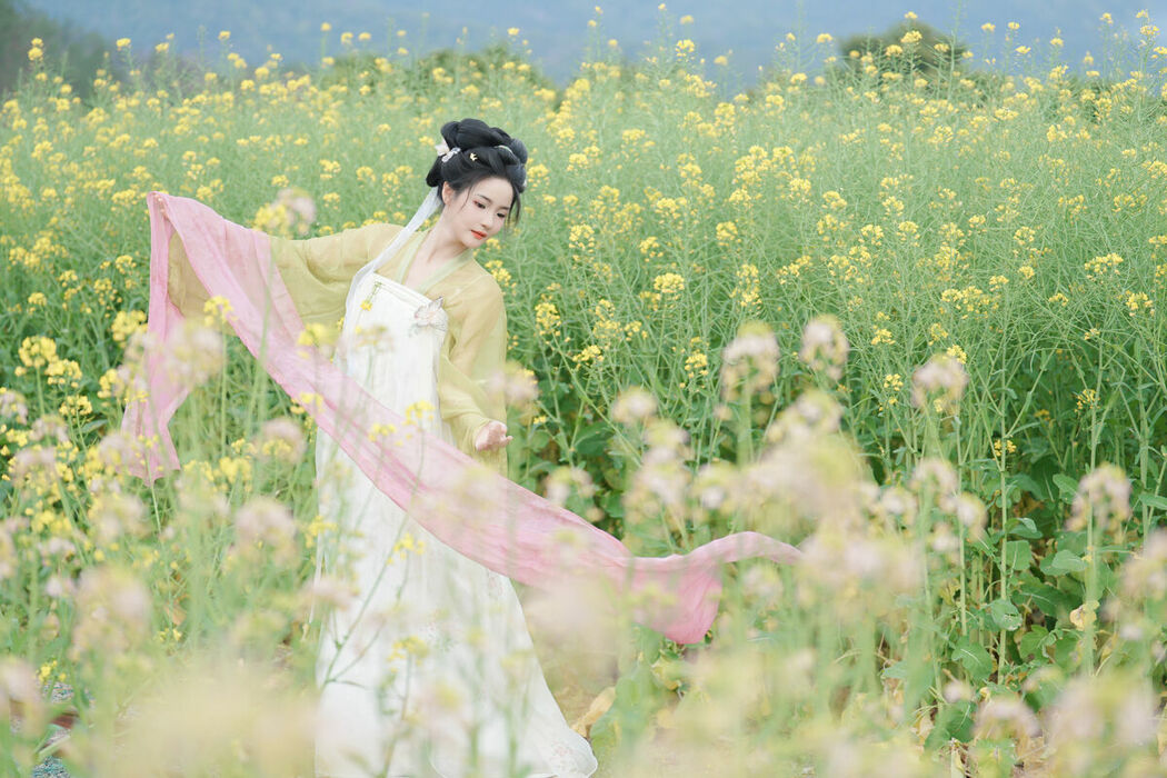 YiTuYu艺图语 Vol.10204 Nan Zhi (18P)
