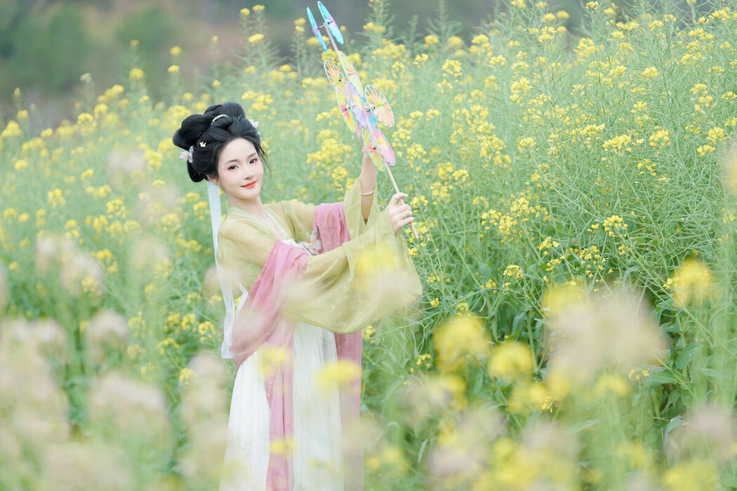 YiTuYu艺图语 Vol.10204 Nan Zhi (18P)