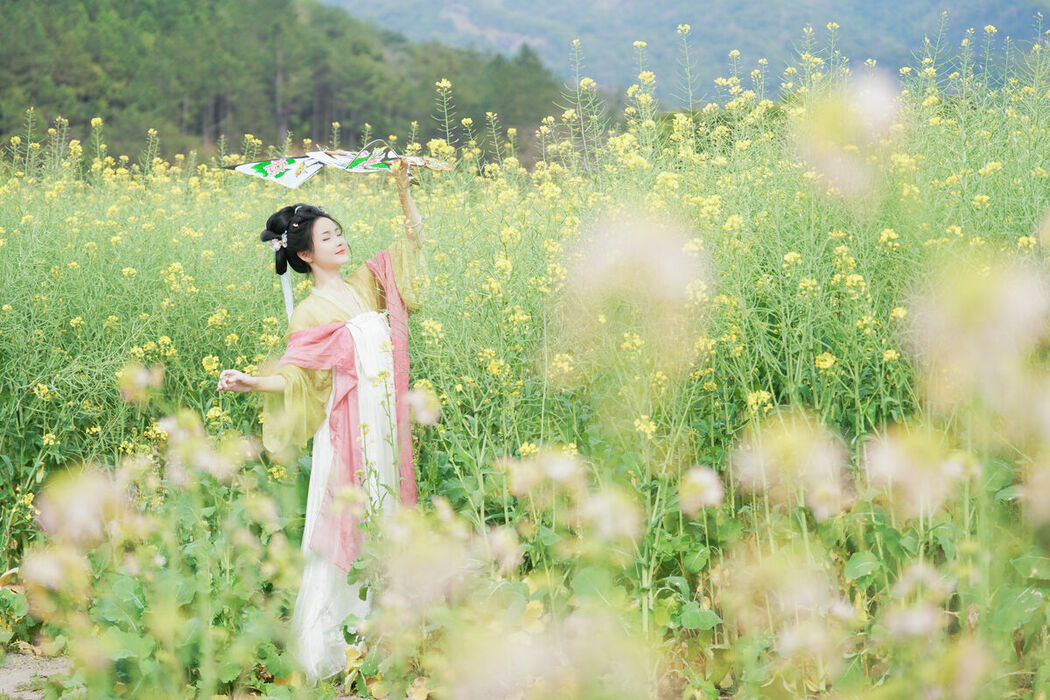 YiTuYu艺图语 Vol.10204 Nan Zhi (18P)