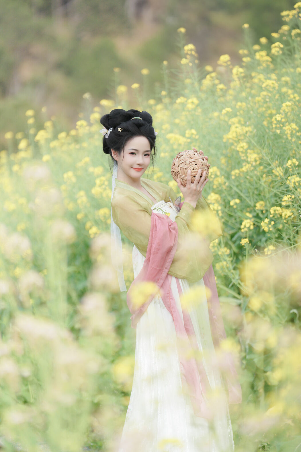 YiTuYu艺图语 Vol.10204 Nan Zhi (18P)
