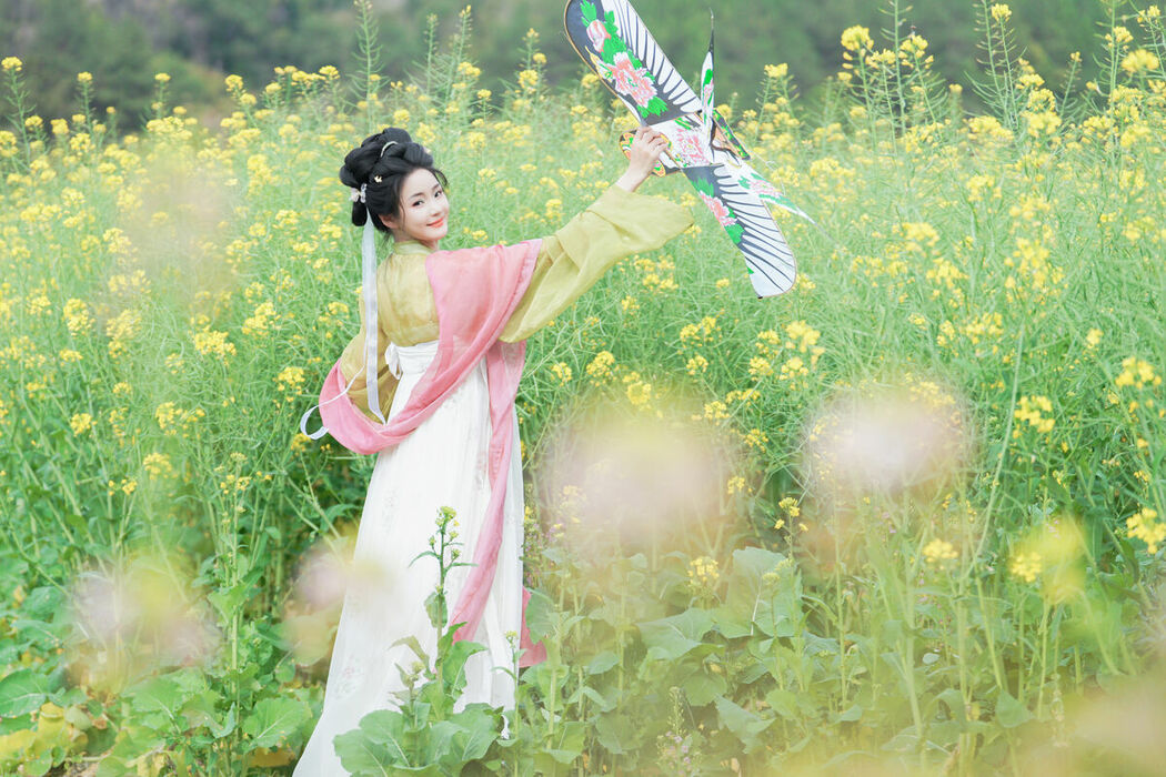 YiTuYu艺图语 Vol.10204 Nan Zhi (18P)