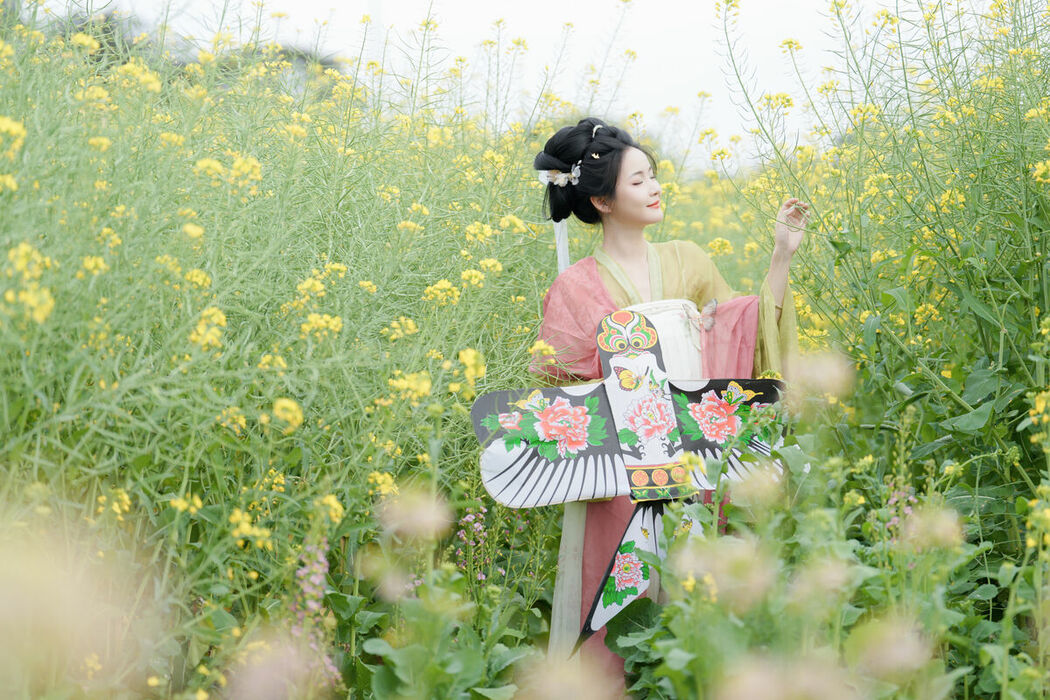 YiTuYu艺图语 Vol.10204 Nan Zhi (18P)