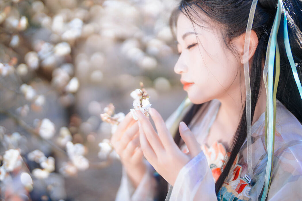 YiTuYu艺图语 Vol.10208 Ba La Ba La (15P)