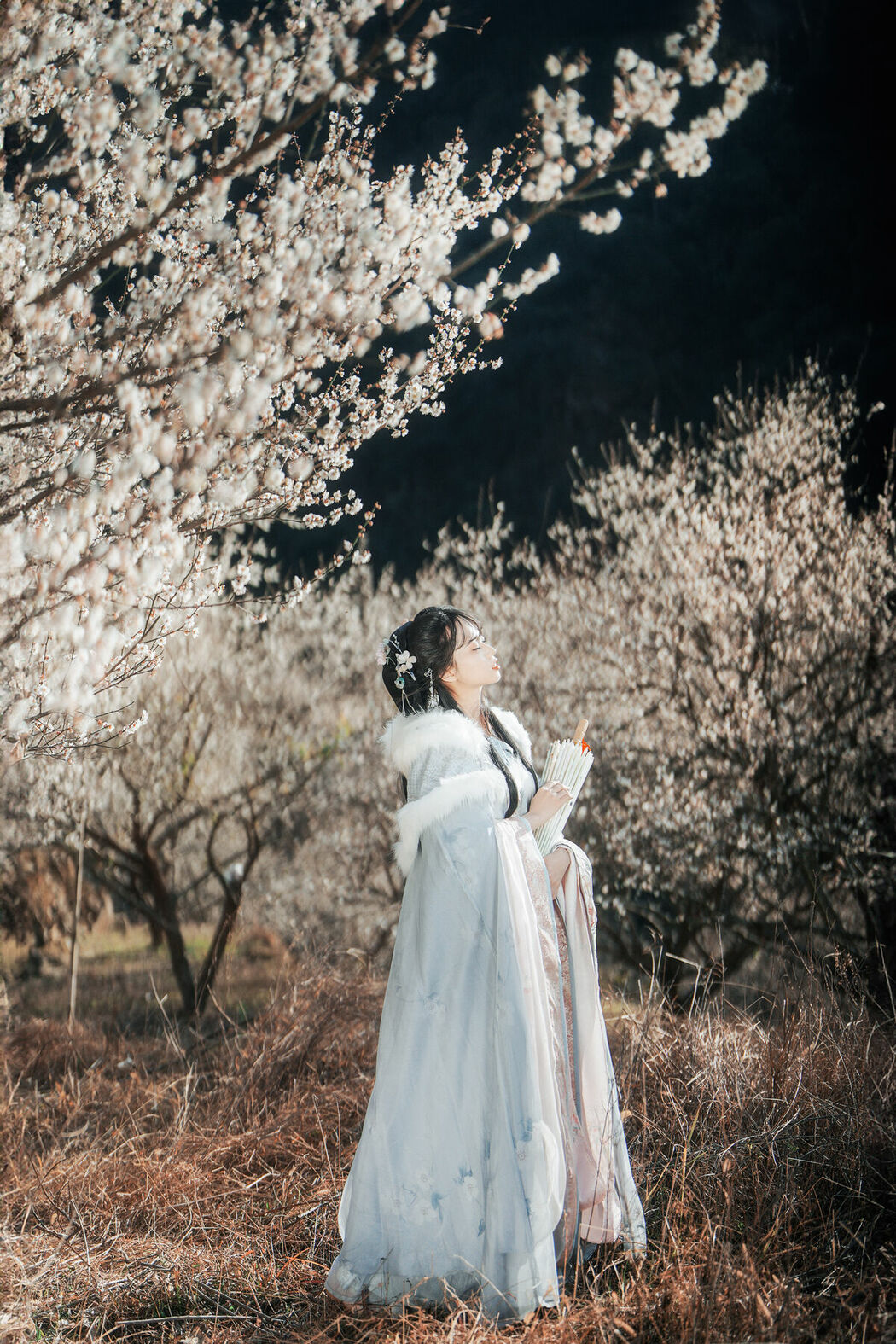 YiTuYu艺图语 Vol.10209 Nan You Chen Miao Miao (18P)