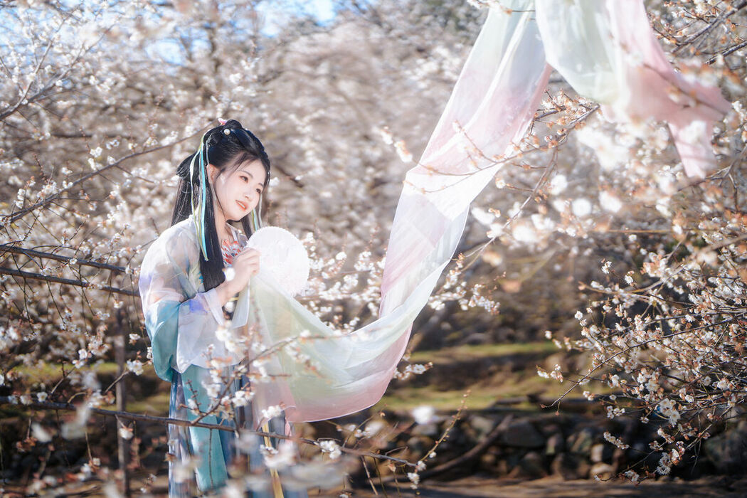 YiTuYu艺图语 Vol.10208 Ba La Ba La (15P)