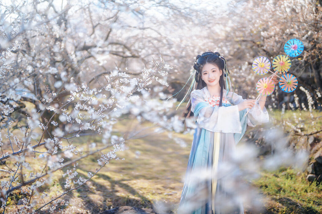 YiTuYu艺图语 Vol.10208 Ba La Ba La (15P)