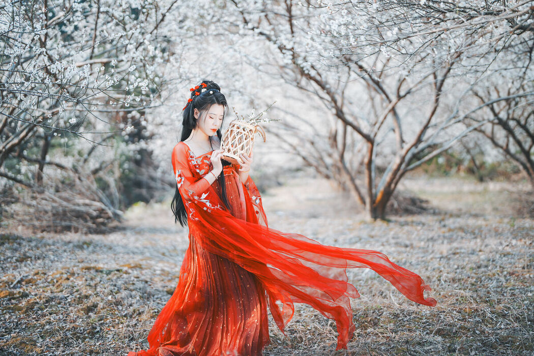 YiTuYu艺图语 Vol.10210 Qian Yue Mei You Yue (19P)