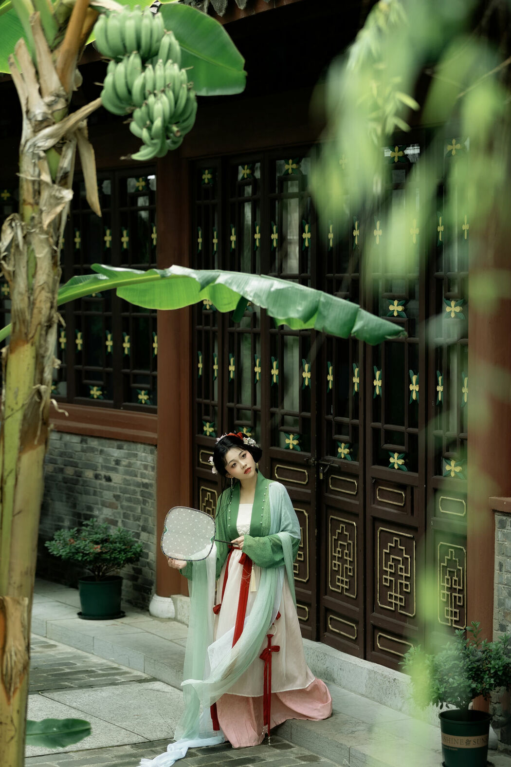 YiTuYu艺图语 Vol.10212 Jin Zou Ba (15P)