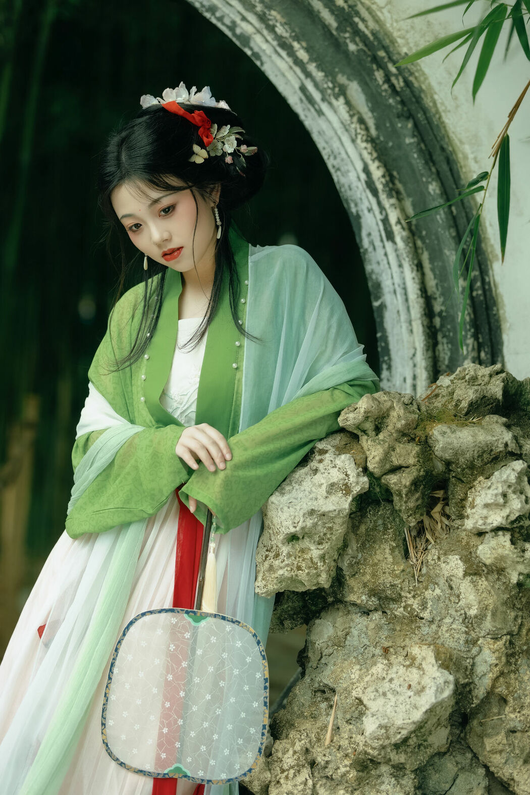 YiTuYu艺图语 Vol.10212 Jin Zou Ba (15P)