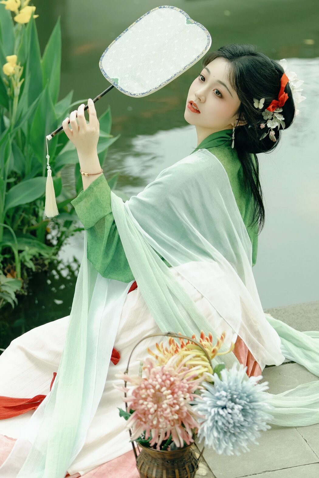YiTuYu艺图语 Vol.10212 Jin Zou Ba (15P) Cover Photo
