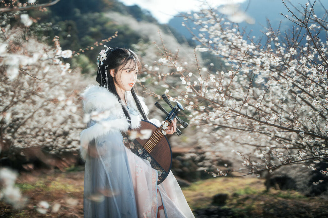 YiTuYu艺图语 Vol.10209 Nan You Chen Miao Miao (18P)