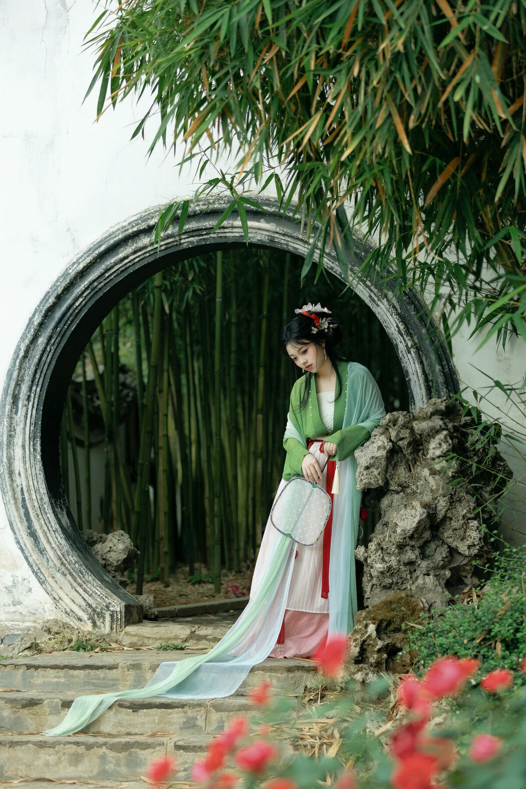 YiTuYu艺图语 Vol.10212 Jin Zou Ba (15P)