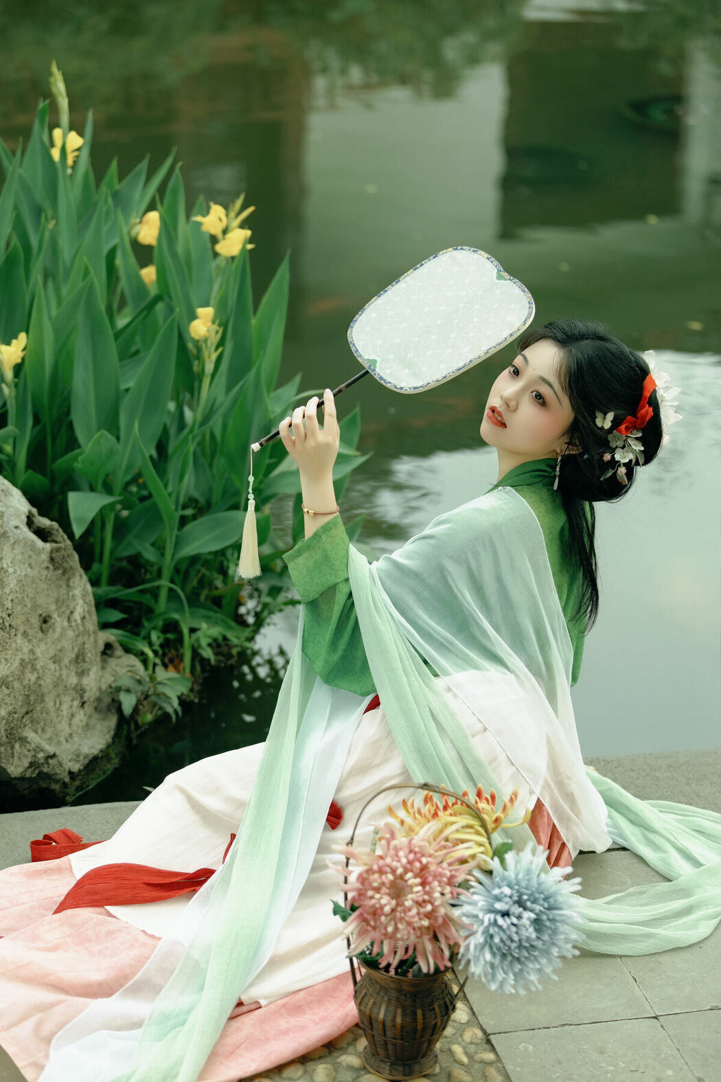 YiTuYu艺图语 Vol.10212 Jin Zou Ba (15P)