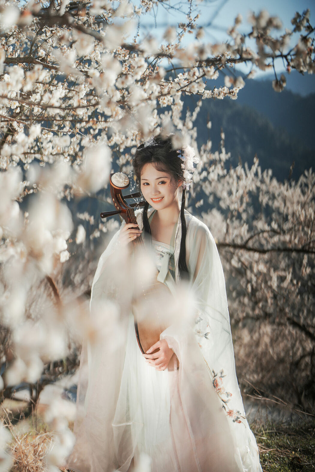 YiTuYu艺图语 Vol.10211 Yang Yang Yang Ya (26P)