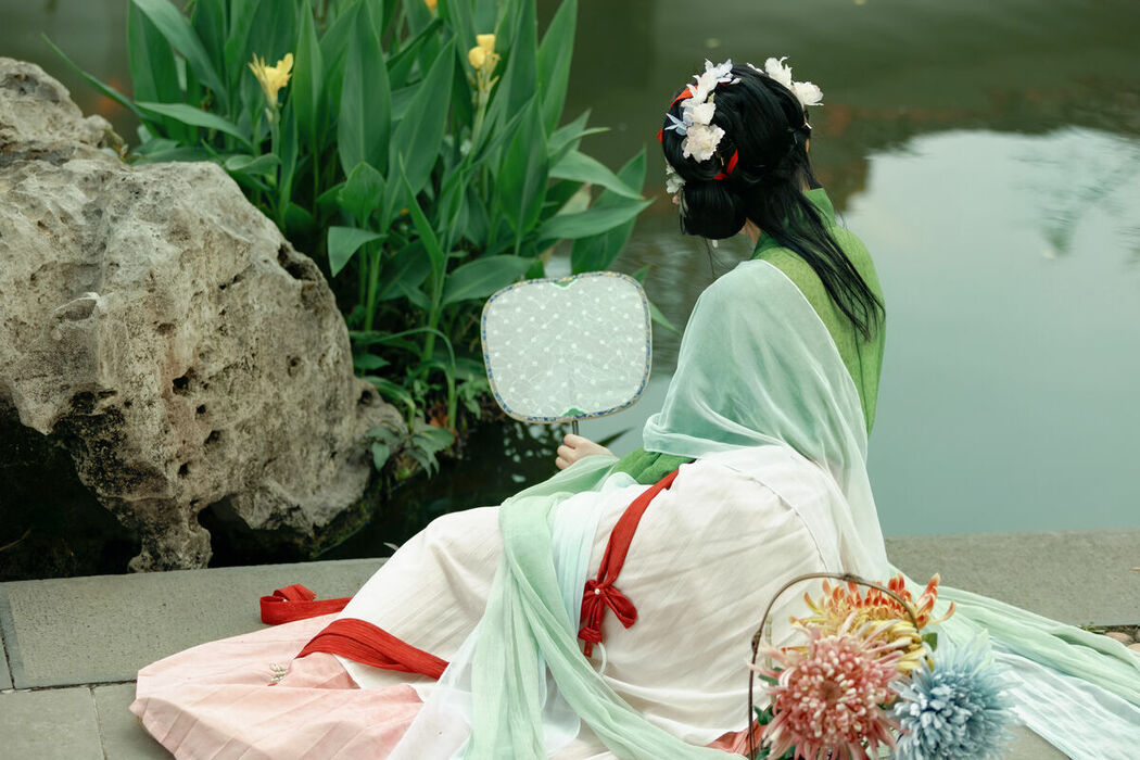 YiTuYu艺图语 Vol.10212 Jin Zou Ba (15P)