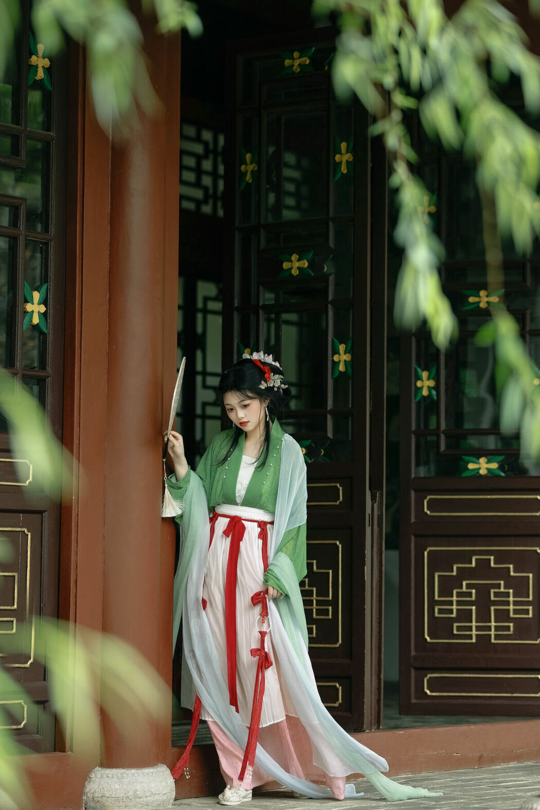 YiTuYu艺图语 Vol.10212 Jin Zou Ba (15P)