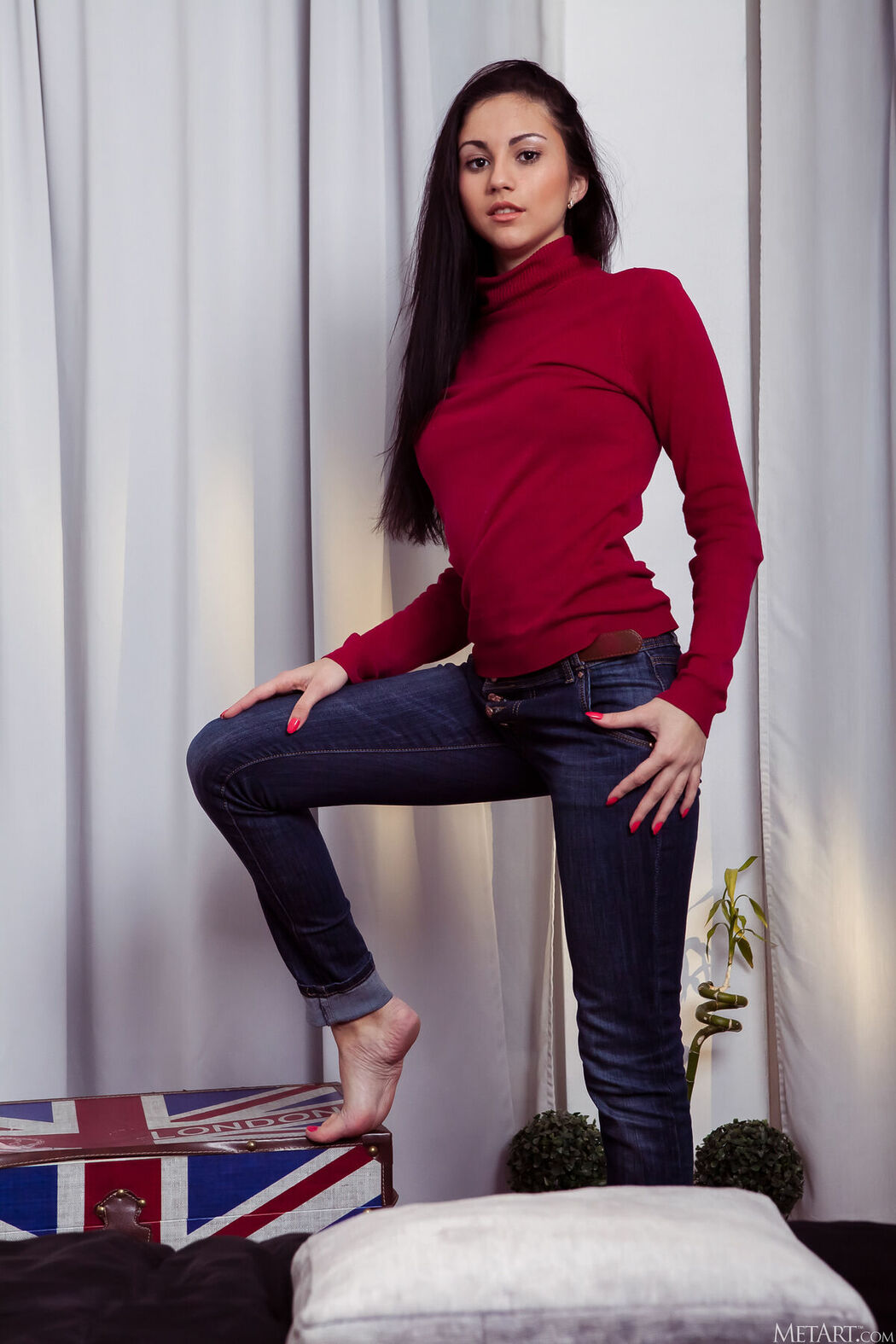 MetArt Azzura – Chignon Part01 (60P)
